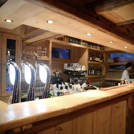 乐维利酒店 2* 雷塞兹